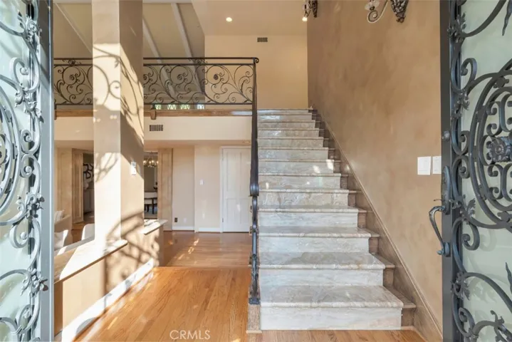 4200 Gayle Drive, Tarzana, California 91356