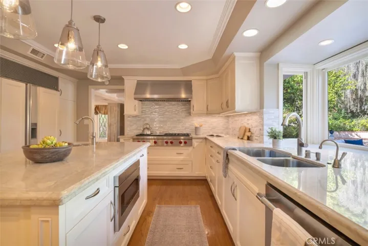 4200 Gayle Drive, Tarzana, California 91356