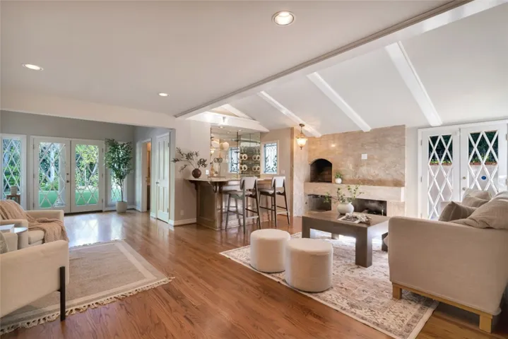 4200 Gayle Drive, Tarzana, California 91356