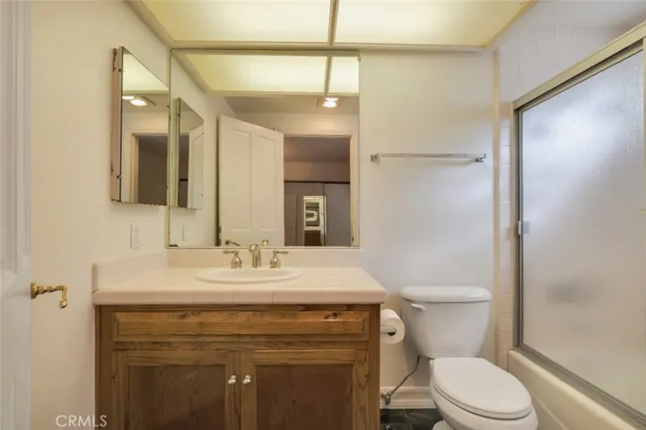 4200 Gayle Drive, Tarzana, California 91356