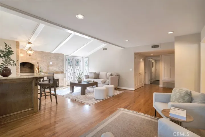 4200 Gayle Drive, Tarzana, California 91356