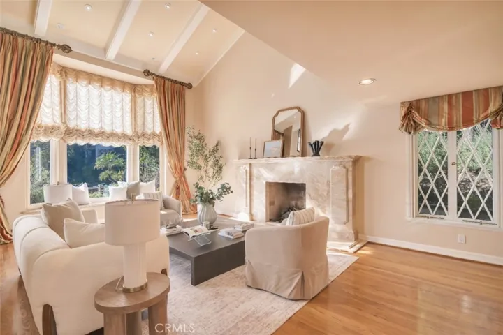 4200 Gayle Drive, Tarzana, California 91356