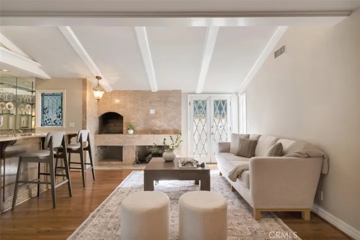 4200 Gayle Drive, Tarzana, California 91356