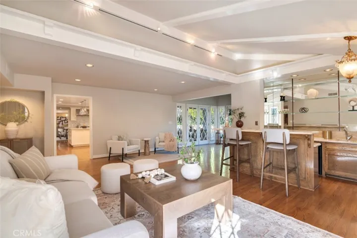 4200 Gayle Drive, Tarzana, California 91356