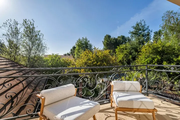 4200 Gayle Drive, Tarzana, California 91356