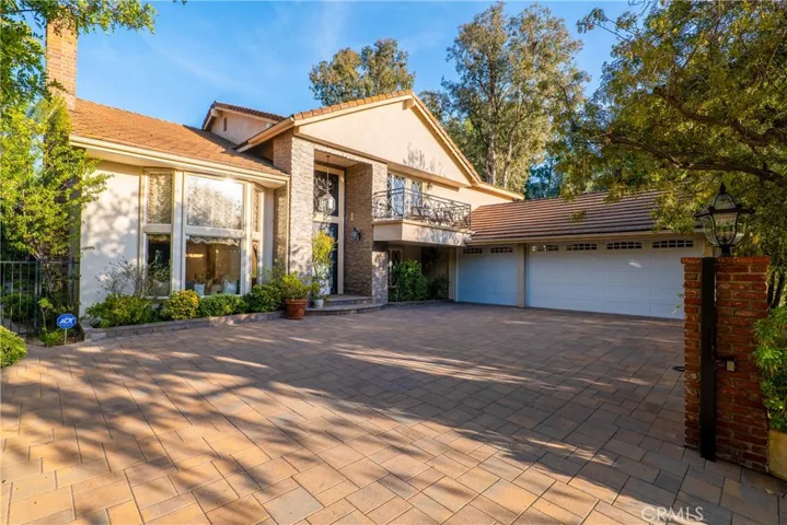 4200 Gayle Drive, Tarzana, California 91356