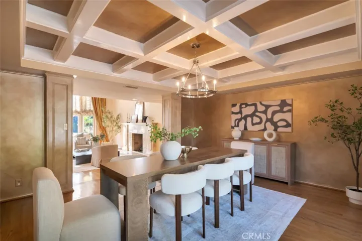 4200 Gayle Drive, Tarzana, California 91356