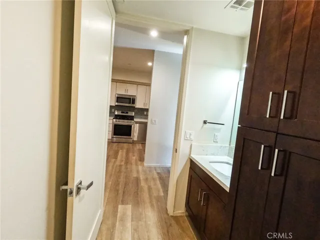 2006 S Corning Street 3, Los Angeles, California 90034