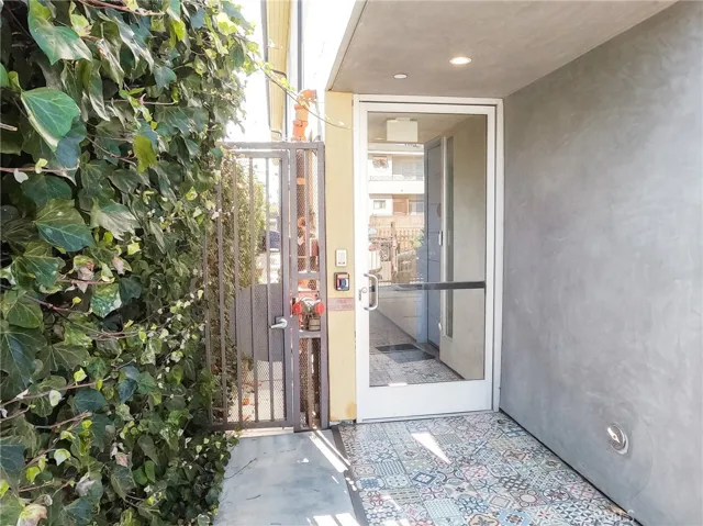 2006 S Corning Street 3, Los Angeles, California 90034