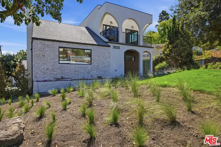 3926 S Ridgeley Drive, Los Angeles, California 90008