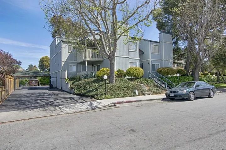 136 Canfield Avenue A, Santa Cruz, California 95060