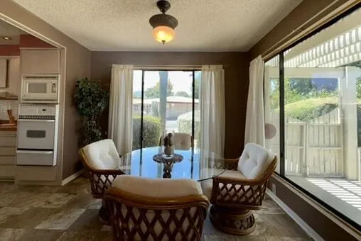 Breakfast Room