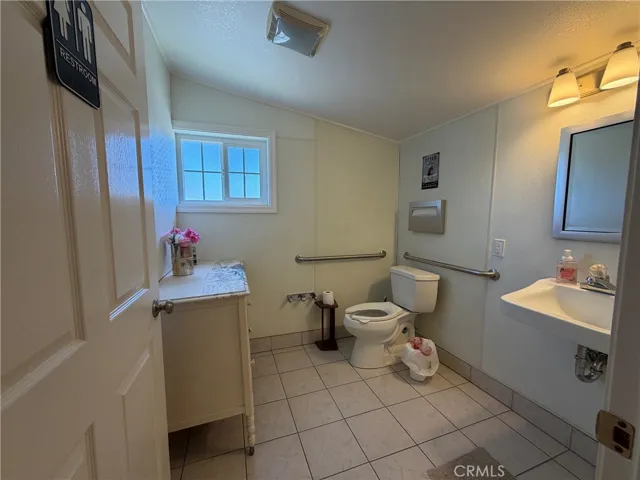 7675 Skyway, Paradise, California 95969