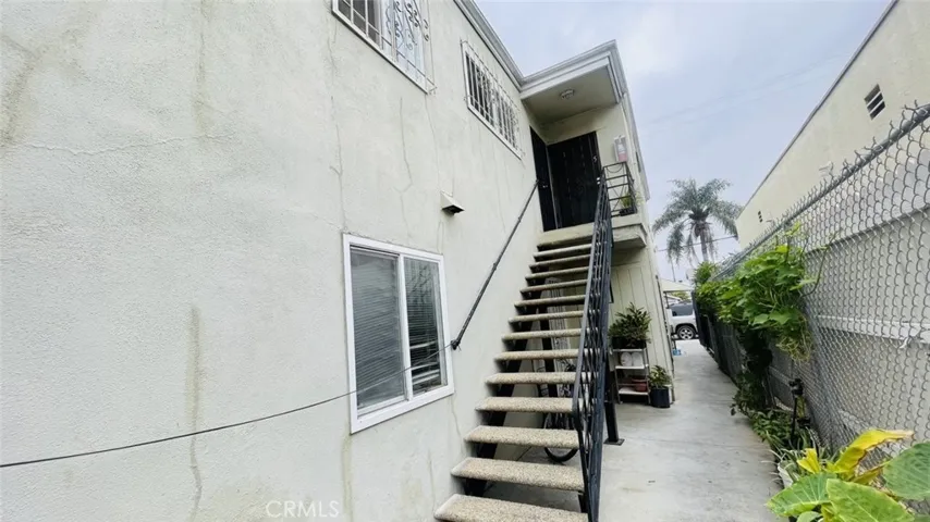 1083 Gaviota Avenue, Long Beach, California 90813