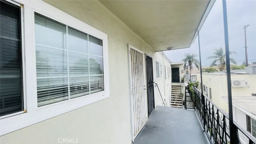1083 Gaviota Avenue, Long Beach, California 90813