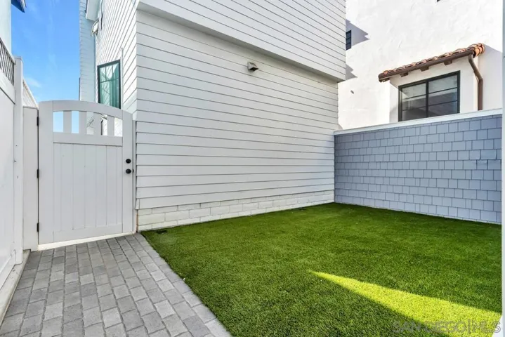 943 F Avenue, Coronado, California 92118