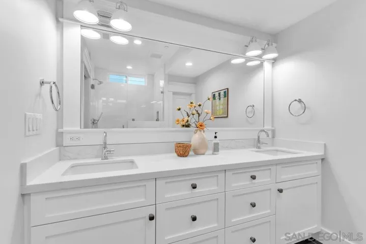 943 F Avenue, Coronado, California 92118