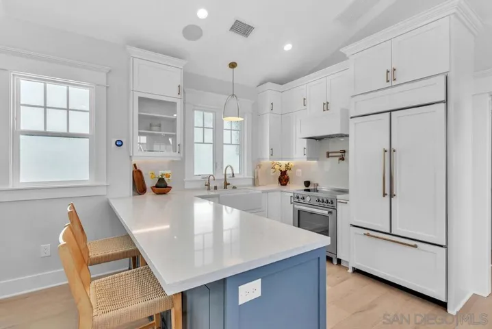 943 F Avenue, Coronado, California 92118