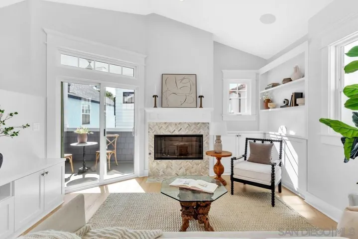 943 F Avenue, Coronado, California 92118