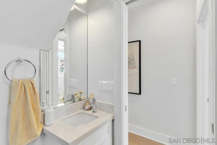 943 F Avenue, Coronado, California 92118