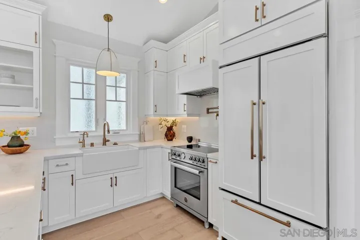 943 F Avenue, Coronado, California 92118