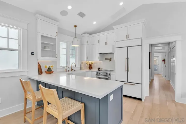 943 F Avenue, Coronado, California 92118