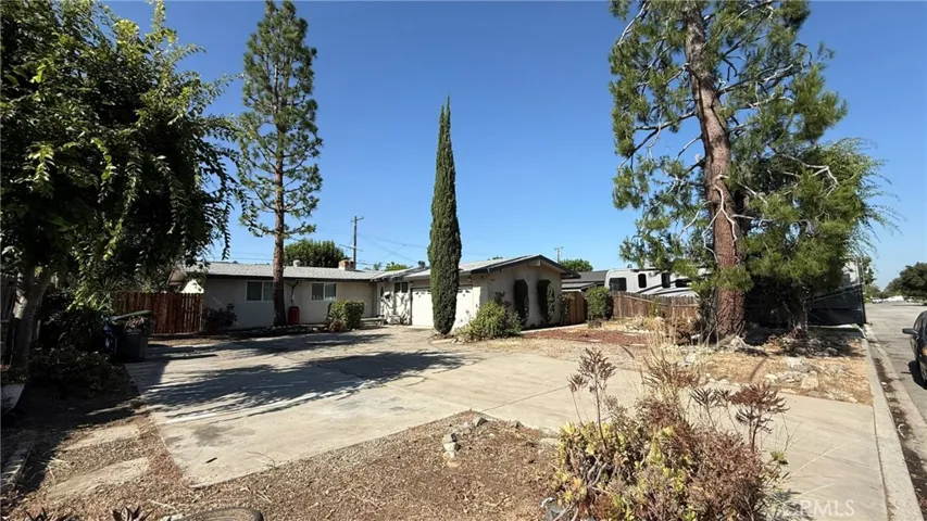 1002 E Walnut, Glendora, California 91741
