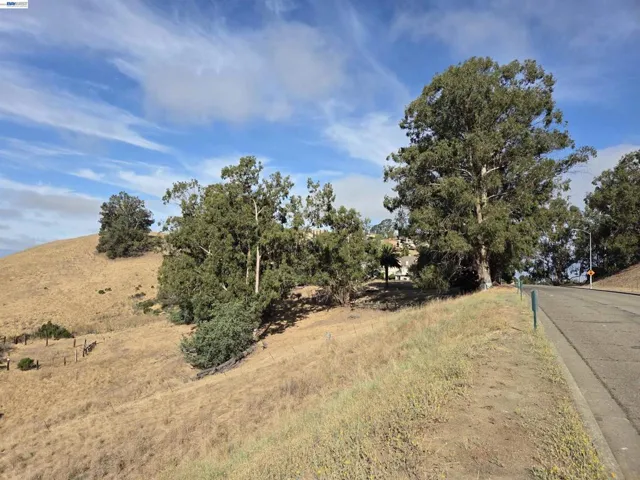 27907 Dobbel Ave, Hayward, California 94542