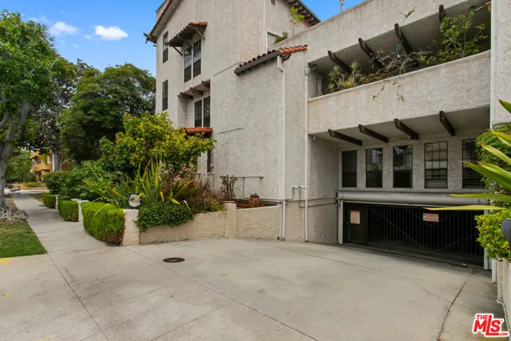 1110 S Shenandoah Street 8, Los Angeles, California 90035