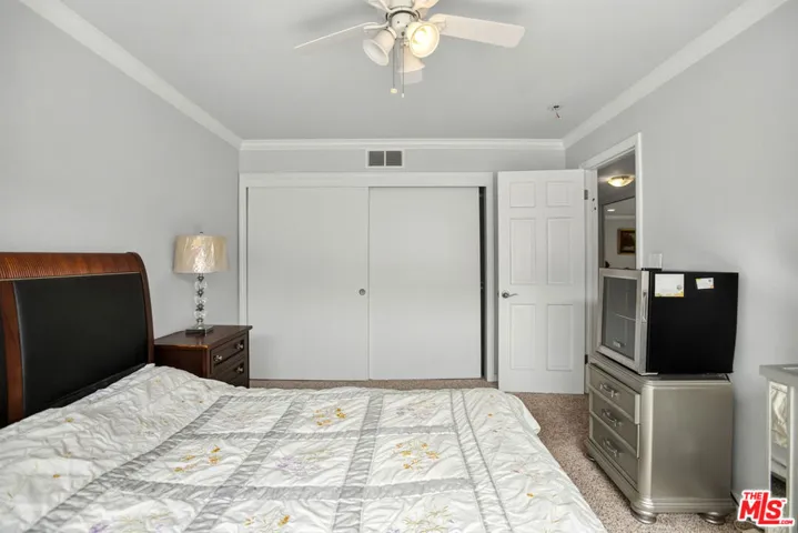 1110 S Shenandoah Street 8, Los Angeles, California 90035