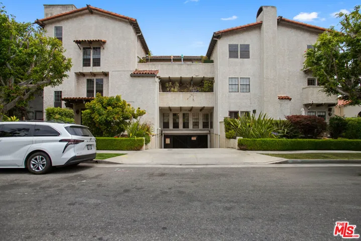 1110 S Shenandoah Street 8, Los Angeles, California 90035