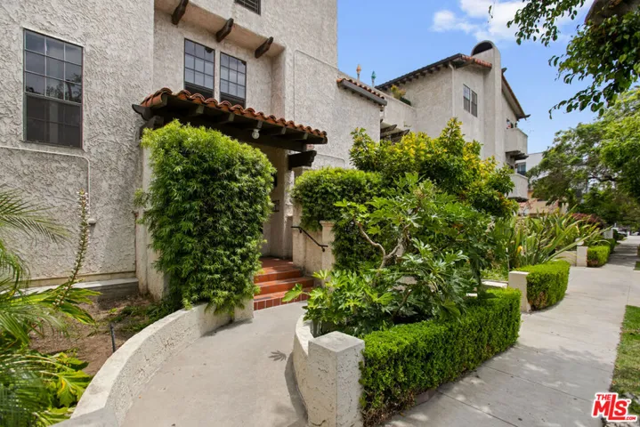 1110 S Shenandoah Street 8, Los Angeles, California 90035