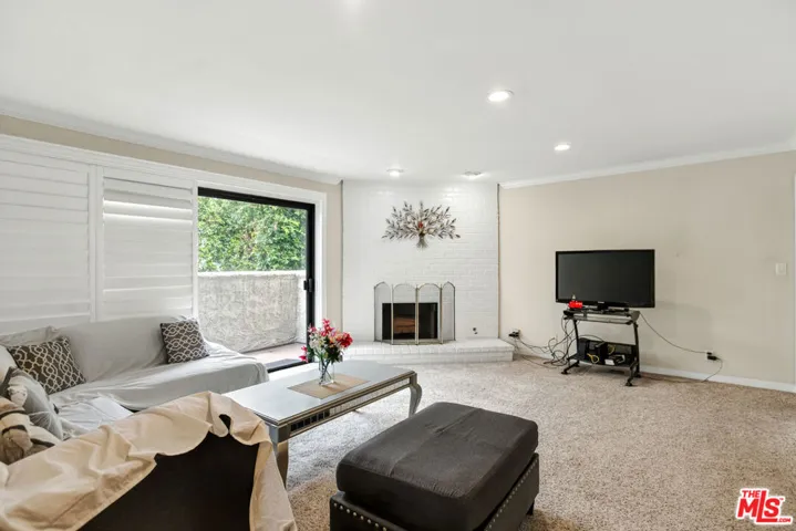 1110 S Shenandoah Street 8, Los Angeles, California 90035