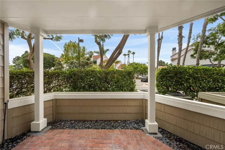 Spacious outdoor living area with room to entertain.