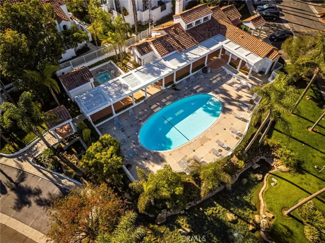 Enjoy beautifully maintained community amenities year-round.