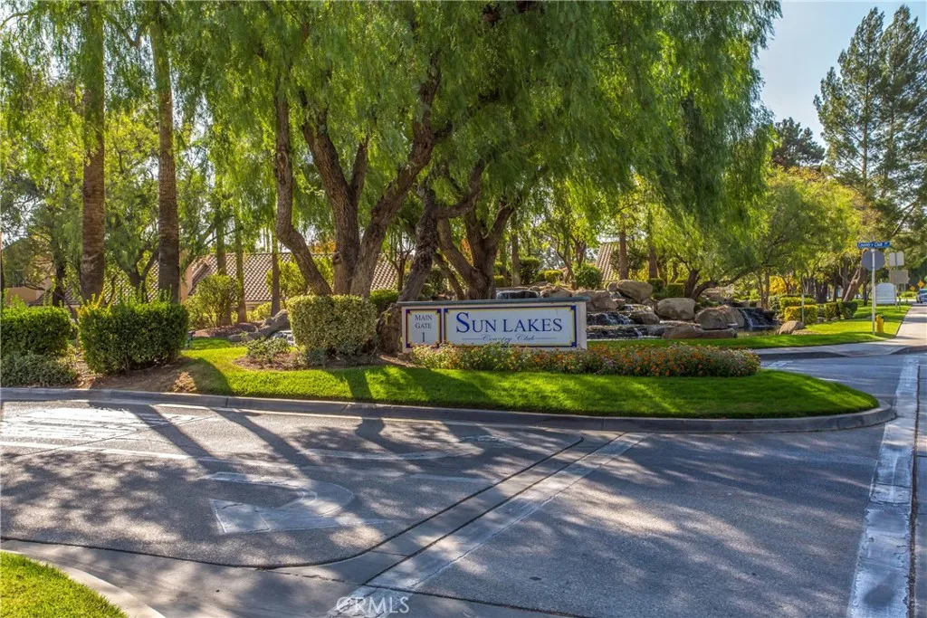 Sun Lakes Country Club entry