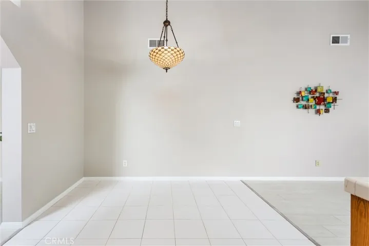 Kitchen eating area