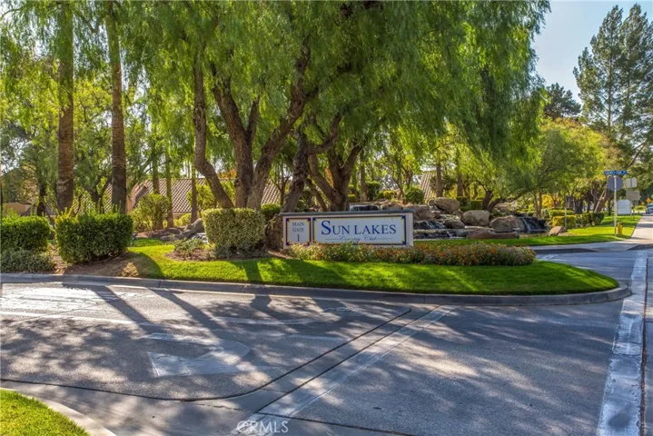 Sun Lakes Country Club entry