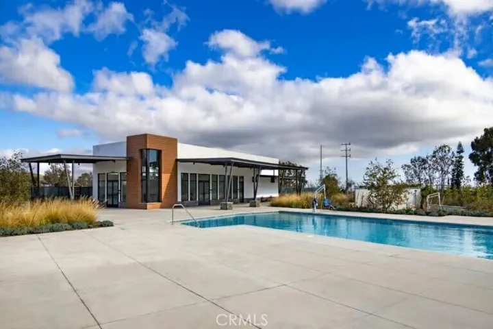 Common area pool