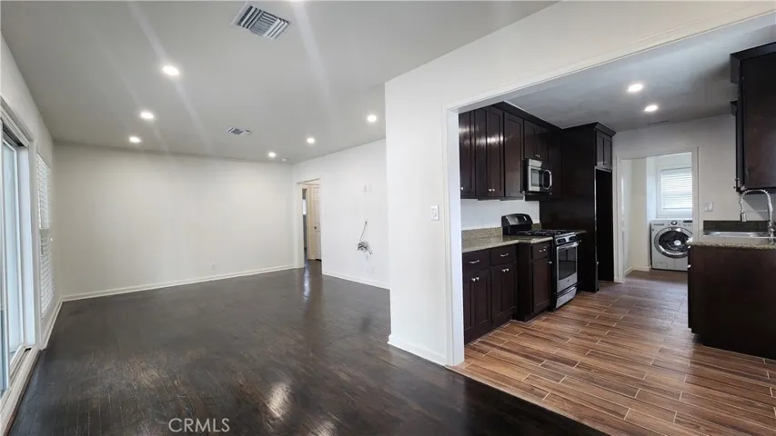 15709 Devonshire, Los Angeles, California 91344
