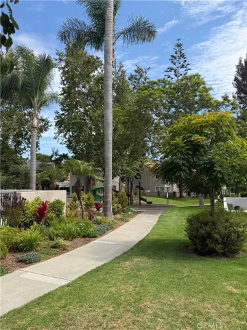 446 Vista Roma, Newport Beach, California 92660