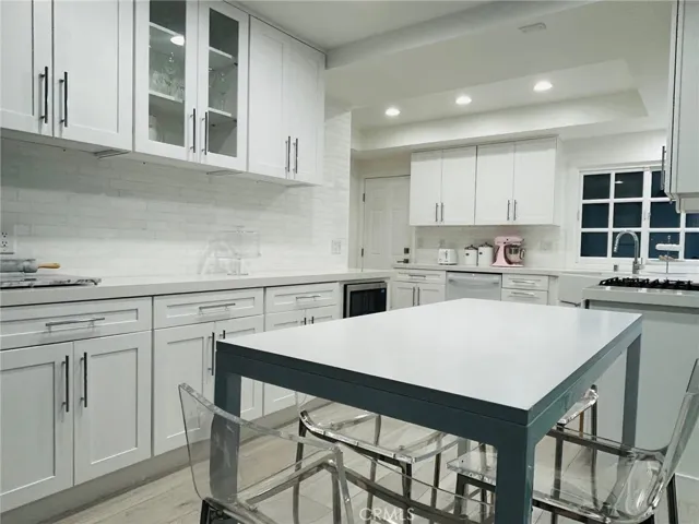 446 Vista Roma, Newport Beach, California 92660