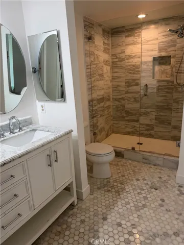 446 Vista Roma, Newport Beach, California 92660
