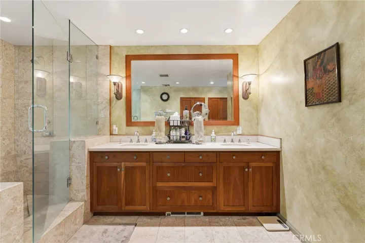 4956 Hood Drive, Woodland Hills, California 91364