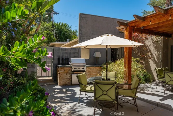 4956 Hood Drive, Woodland Hills, California 91364