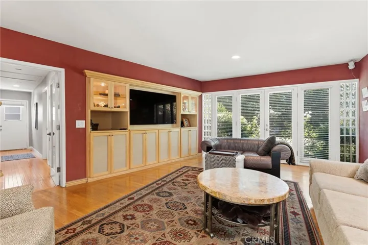 4956 Hood Drive, Woodland Hills, California 91364