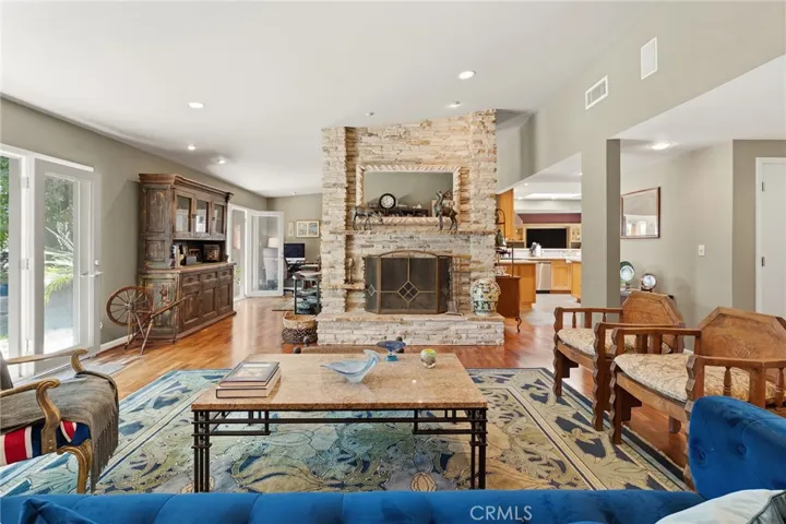 4956 Hood Drive, Woodland Hills, California 91364