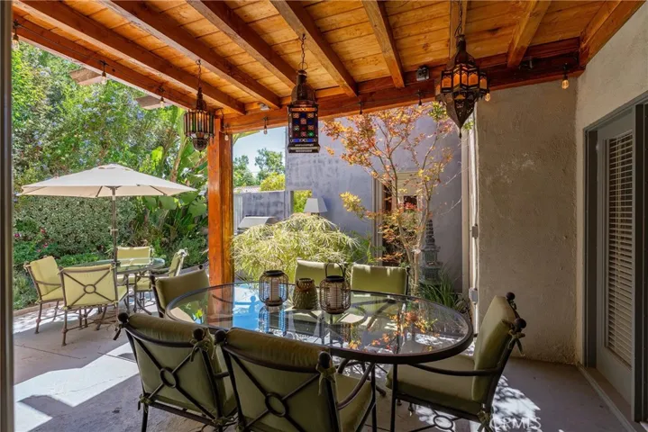 4956 Hood Drive, Woodland Hills, California 91364