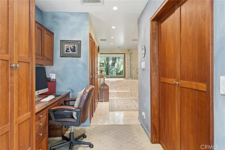 4956 Hood Drive, Woodland Hills, California 91364