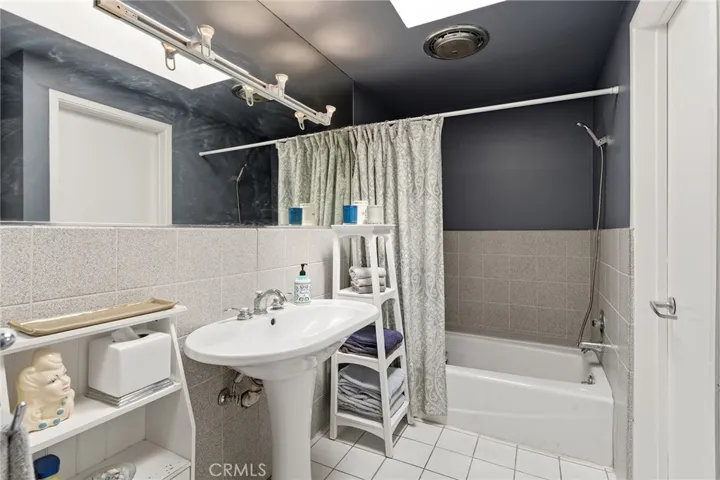 4956 Hood Drive, Woodland Hills, California 91364